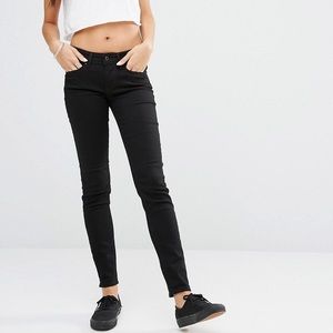 Levi’s Black Mid-Rise Skinny Jeans sz 26